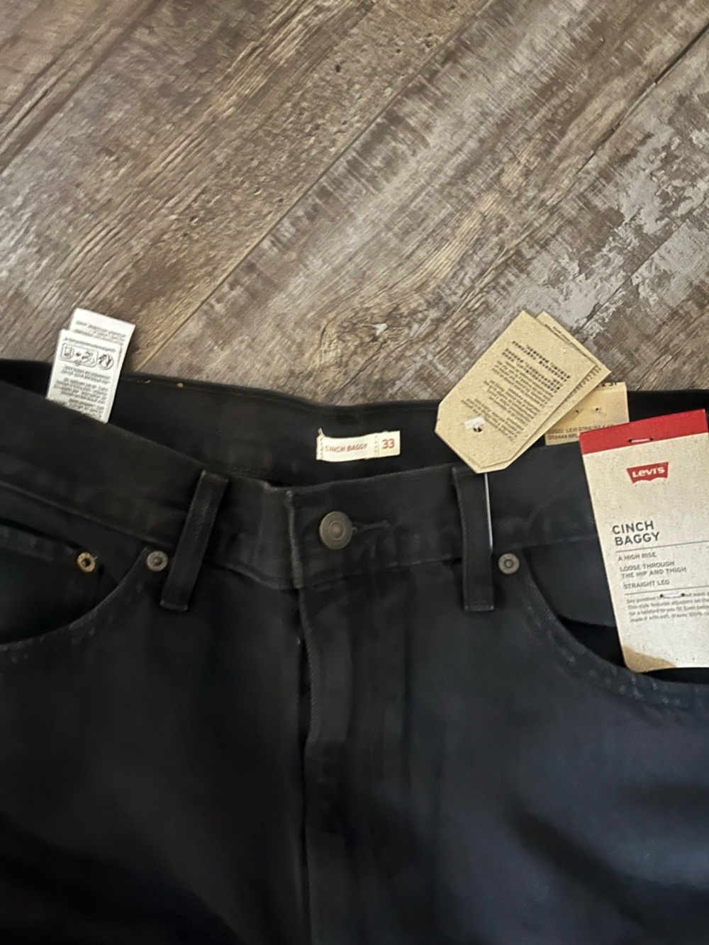 Levi's Women’s Cinch Black baggy Jeans - Picture 3 of 3